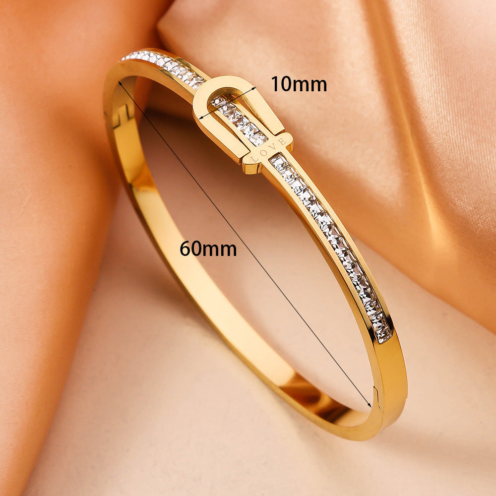 Everlasting Glow – Gold-Plated Charm Bracelet