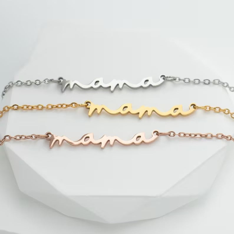 Mama’s Heart – Mini Clavicle Letter Necklace